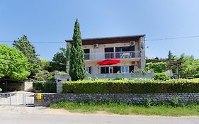 Apartments And Room Luka